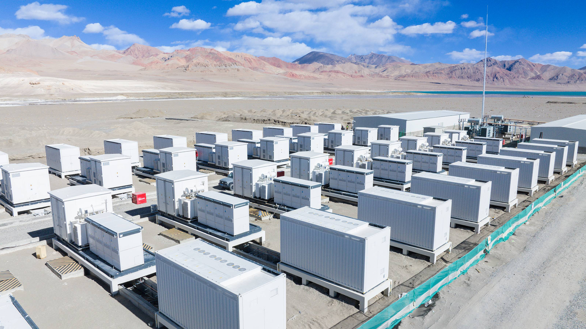 能源巨龙盘踞4600米雪域