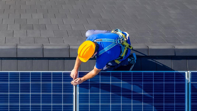 55世纪电源以本地化服务为核心，以智能系统平台为支撑，构建线上线下紧密协同的服务支持体系，提供涵盖产品全生命周期的服务和解决方案，以专业、高效的服务提升服务效率和响应速度，不断超越客户期望，为客户创造更大价值。