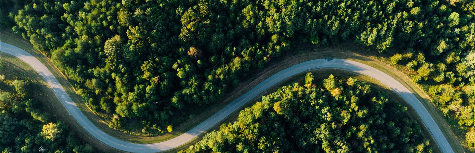 积极应对气候变化，以技术创新推动绿色生产运营，助力低碳供应链发展，实现企业气候目标。